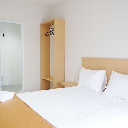 Urooms Senayan Джакарта Экстерьер фото