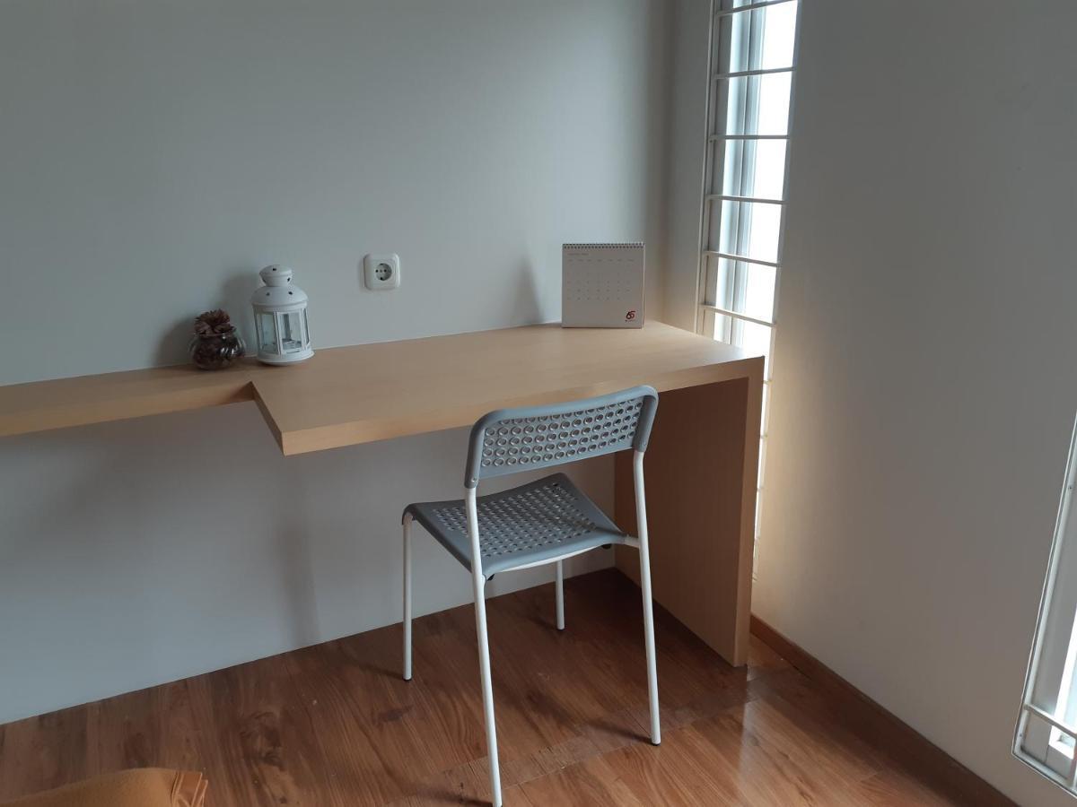 Urooms Senayan Джакарта Экстерьер фото