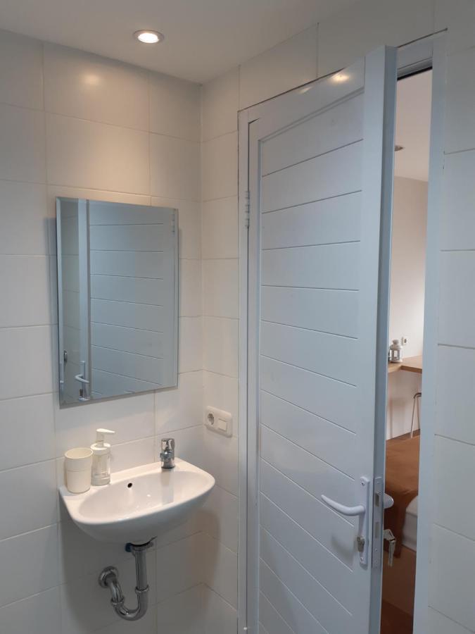 Urooms Senayan Джакарта Экстерьер фото