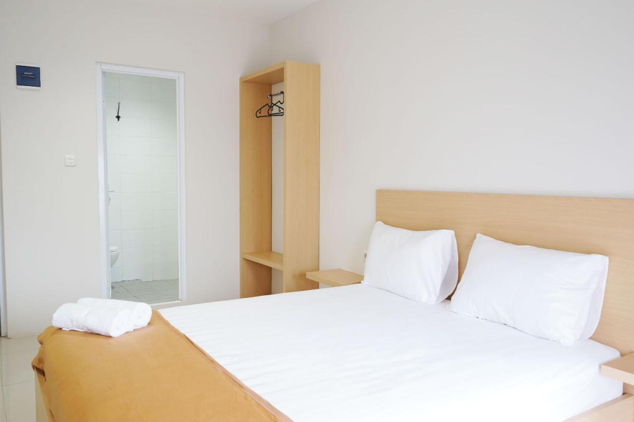 Urooms Senayan Джакарта Экстерьер фото