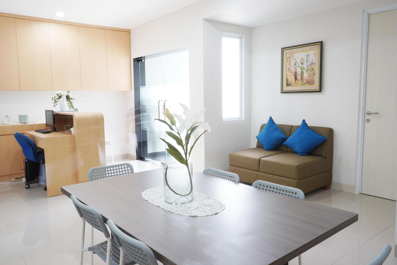 Urooms Senayan Джакарта Экстерьер фото
