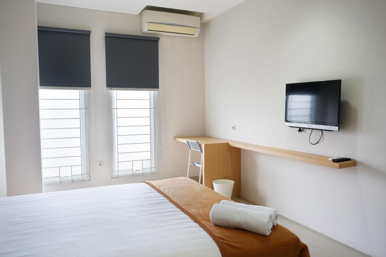 Urooms Senayan Джакарта Экстерьер фото