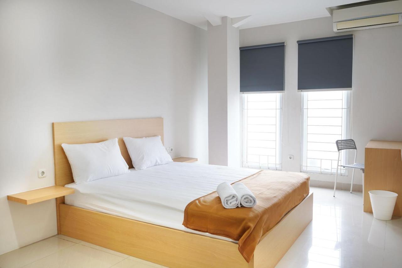 Urooms Senayan Джакарта Экстерьер фото