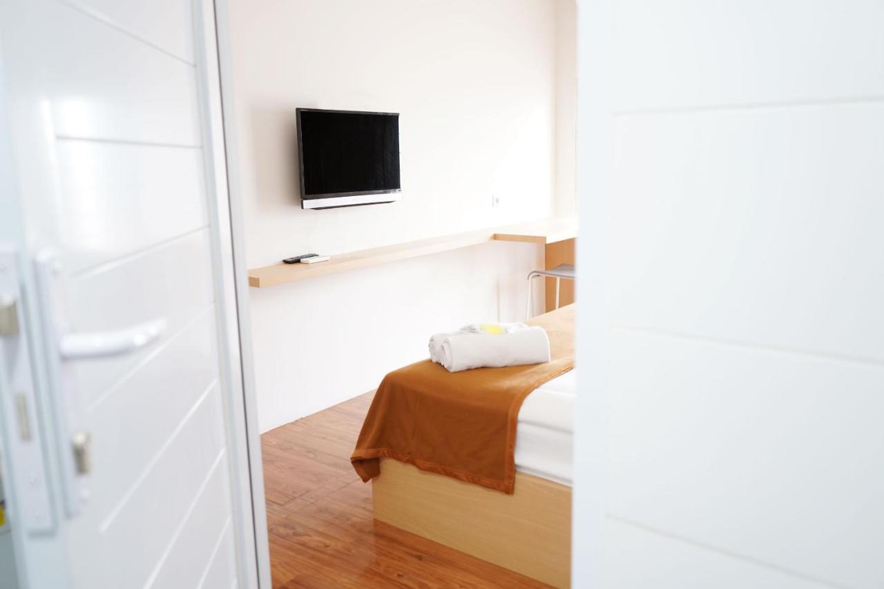 Urooms Senayan Джакарта Экстерьер фото